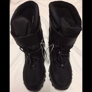 Cat & Jack Winter boots NWT kids size 4
